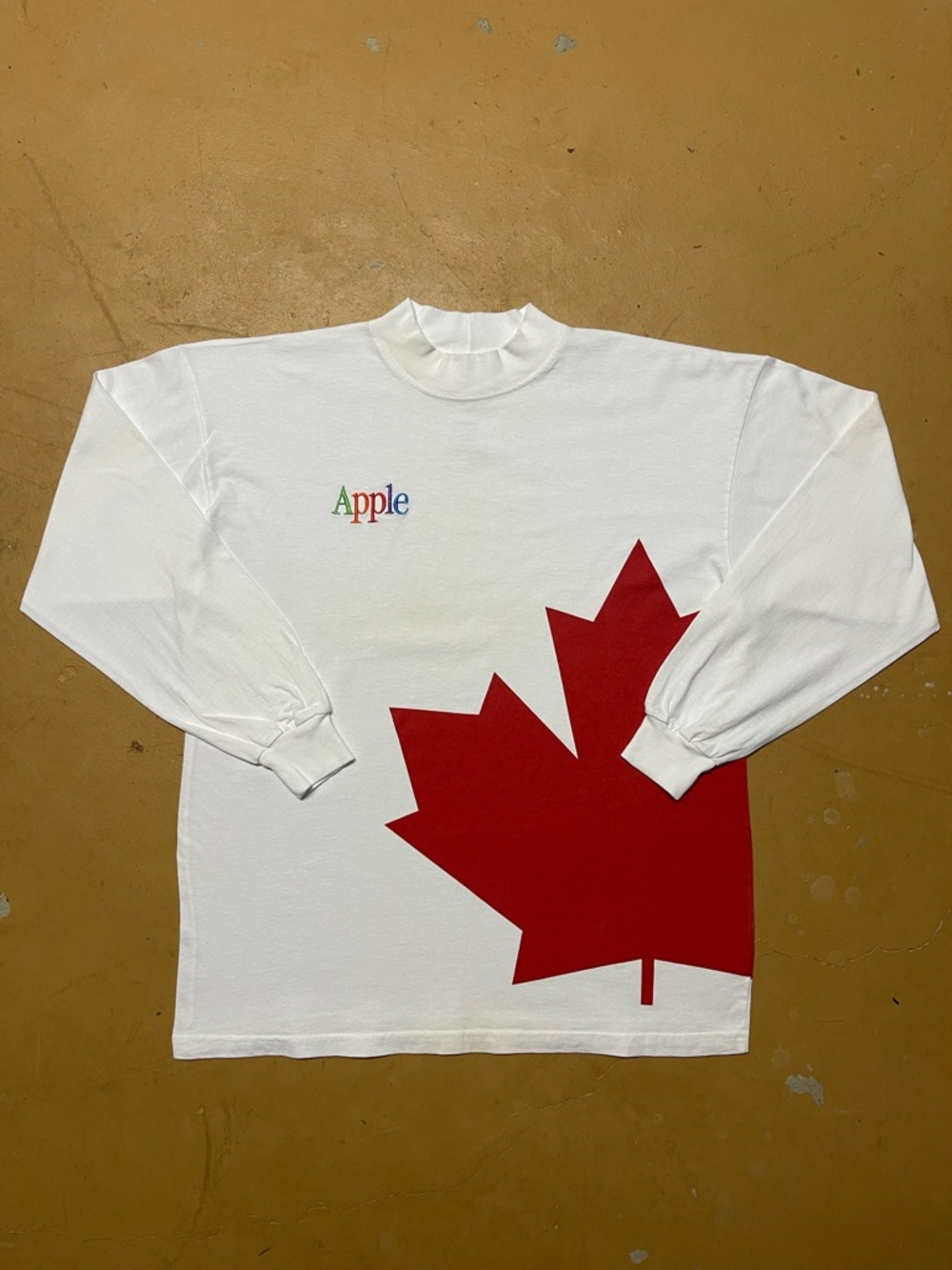 1990’s Apple Mac OS White Mock Neck Long Sleeve with Red Maple Leaf Graphic XL
